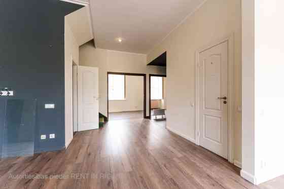 Telpas Jēkaba kazarmās.  Atrodas beletāžas stāvā. Viena liela telpa un 2 tualetes.  Ir iespēja iebūv Рига