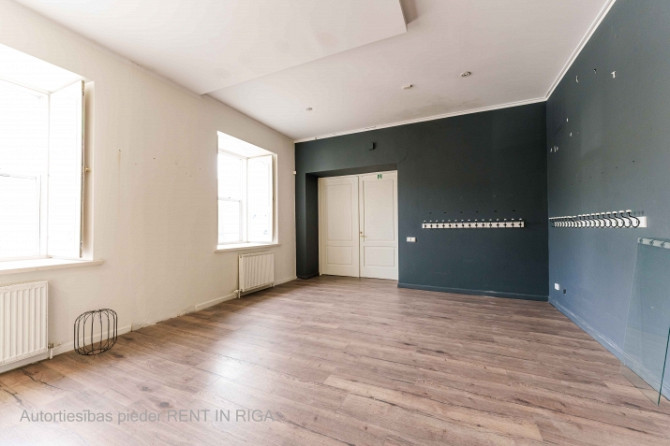 Telpas Jēkaba kazarmās.  Atrodas beletāžas stāvā. Viena liela telpa un 2 tualetes.  Ir iespēja iebūv Рига - изображение 4