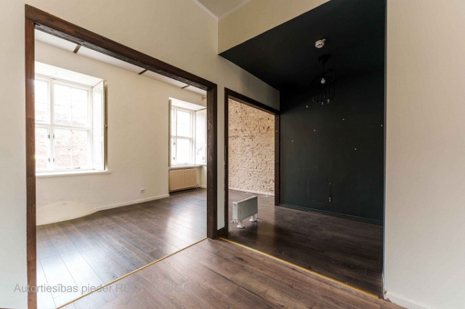 Telpas Jēkaba kazarmās.  Atrodas beletāžas stāvā. Viena liela telpa un 2 tualetes.  Ir iespēja iebūv Рига - изображение 9