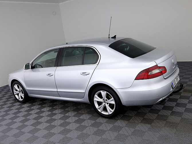 Skoda Superb Highline ATM 2.0 TDI 125kW Tallina - foto 4