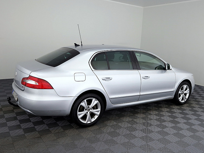 Skoda Superb Highline ATM 2.0 TDI 125kW Tallina - foto 3