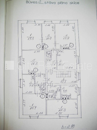 Здание во дворе, закрытый двор, лестничная клетка после косметического ремонта, Рига - изображение 7