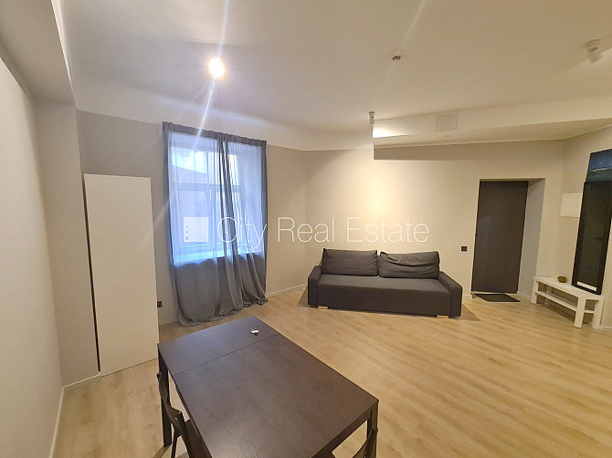 Здание во дворе, реновированный дом, закрытый двор, вход с улицы и со двора, лифт, Рига - изображение 4