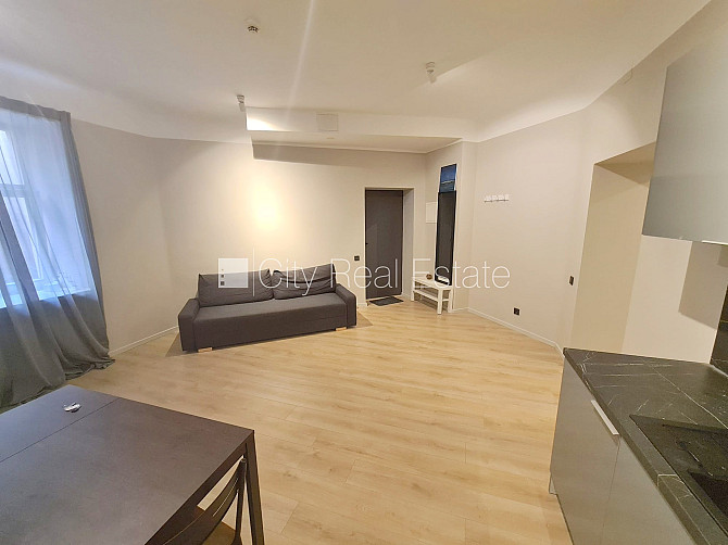 Здание во дворе, реновированный дом, закрытый двор, вход с улицы и со двора, лифт, Рига - изображение 6