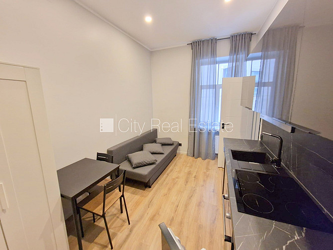 Фасадный дом, реновированный дом, закрытый двор, вход с улицы и со двора, лифт, Рига - изображение 6