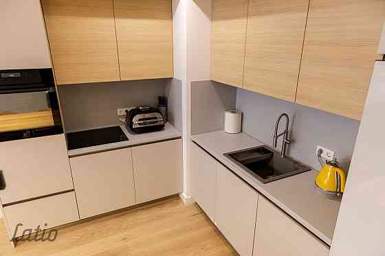 Pārdod 3-istabu dzīvokli Rīgas klusajā centrā (Rūpniecības iela)
Plašs un gaišs 3-istabu dzīvoklis j Рига