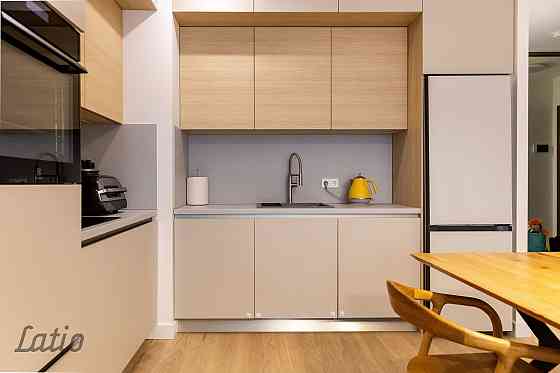 Pārdod 3-istabu dzīvokli Rīgas klusajā centrā (Rūpniecības iela)
Plašs un gaišs 3-istabu dzīvoklis j Рига