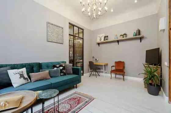 Квартира находится в центре Риги, всего в 15 мин. пешком до Старого города Риги. Рига