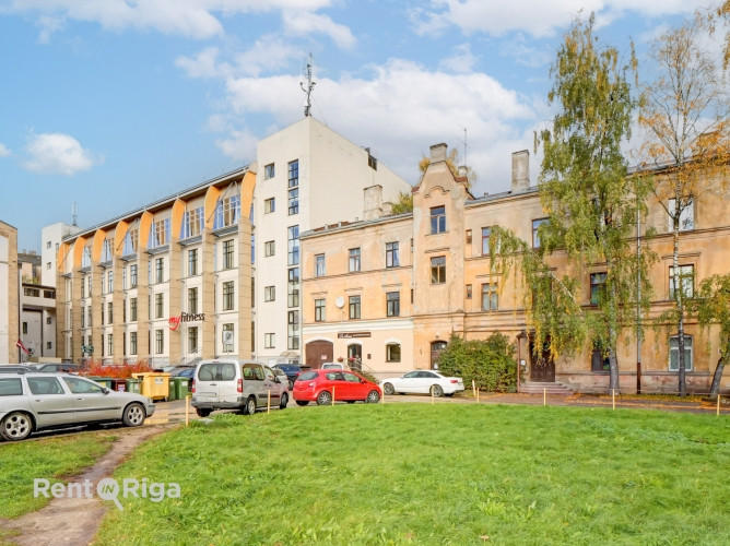 Коммерческие помещения на первом этаже  идеально подходят для салона или сферы Рига - изображение 1