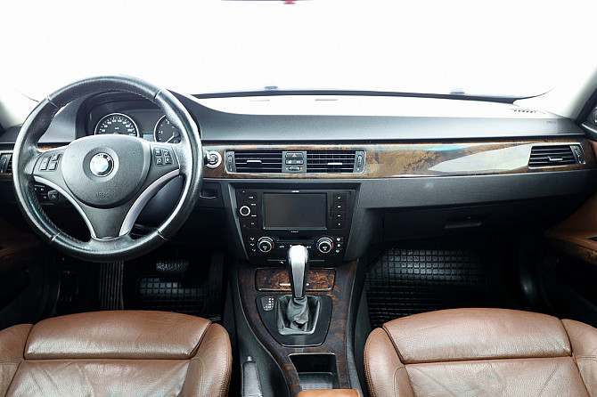 BMW 330 xDrive Executive ATM 3.0 XD 170kW Таллин - изображение 5