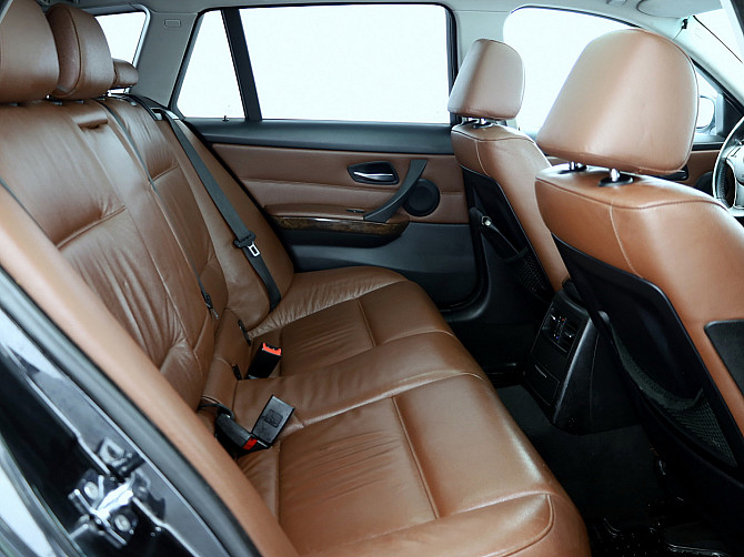 BMW 330 xDrive Executive ATM 3.0 XD 170kW Таллин - изображение 7