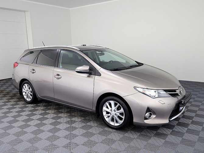 Toyota Auris Linea Sol LPG ATM 1.6 97kW Таллин - изображение 1