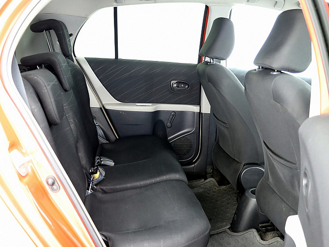 Toyota Yaris Linea Sol ATM 1.3 64kW Таллин - изображение 7