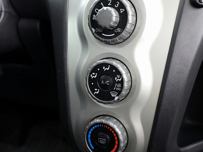 Toyota Yaris Linea Sol ATM 1.3 64kW Таллин - изображение 8