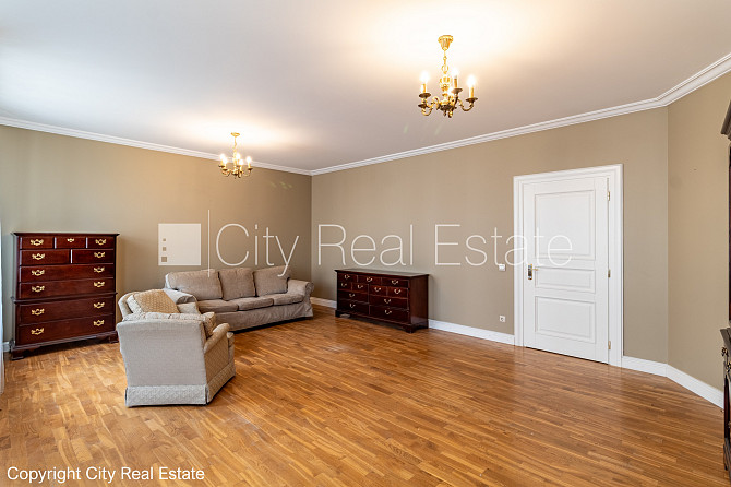 Фасадный дом, реновированный дом, фасад с декоративной штукатуркой, закрытый Рига - изображение 17