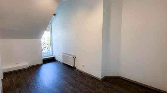 Izzīrē 4 istabu dzīvokli otrajā stāvā privātmājā tuvajā Pārdaugavā ar bezmaksas slēgtu autostāvvietu Rīga