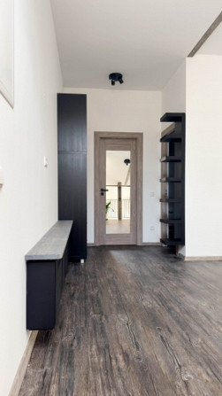 Izzīrē 4 istabu dzīvokli otrajā stāvā privātmājā tuvajā Pārdaugavā ar bezmaksas slēgtu Rīga - foto 8