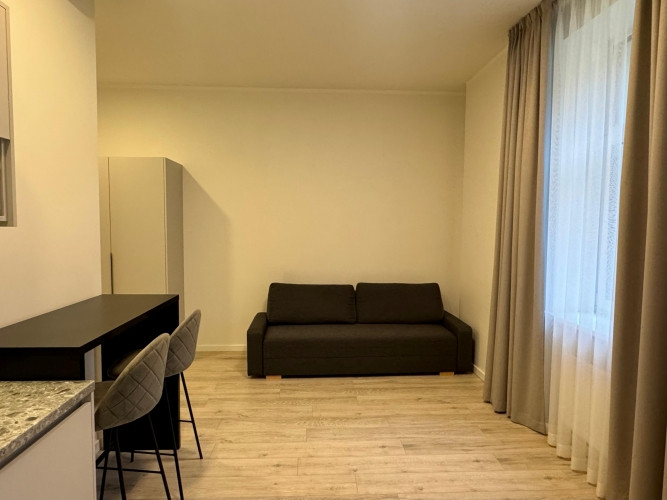 Mēbelēts Studio dzīvoklis Rīgas Centrā.  Tas atrodās restaurētā vēsturiskā jūgendstila Rīga - foto 4