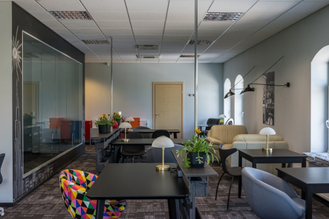 Полностью оборудованный офис на 6 рабочих мест  Предлагаем полностью Рига - изображение 4