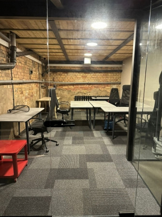 Pilnībā aprīkota 6 darba vietu biroja telpa  Piedāvājam pilnībā mēbelētu un aprīkotu 6 Rīga - foto 2