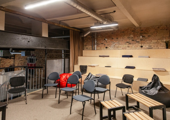 Pilnībā aprīkota 4 darba vietu biroja telpa  Piedāvājam pilnībā mēbelētu un aprīkotu 4 Rīga - foto 8