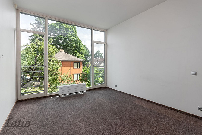 Īrei tiek piedāvāts divlīmeņu dzīvoklis ar terasi jaunajā projektā. Sakopta, slēdzama un Rīga - foto 4