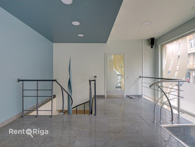 Tiek piedāvāts iegādei daudzfunkcionāls namīpašums Rīgas Centra rajonā, vienā no pilsētas Rīga - foto 9