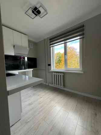 Продается светлая и тёплая квартира после ремонта, земля в собственности. Рига