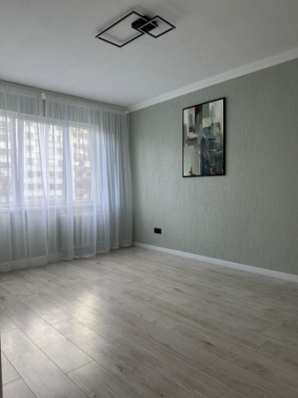 Продается светлая и тёплая квартира после ремонта, земля в собственности. Рига - изображение 2