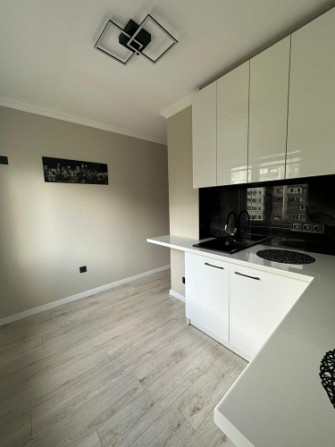 Продается светлая и тёплая квартира после ремонта, земля в собственности. Рига - изображение 4