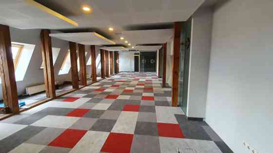 Офис в Старой Риге, в реновированном здании, 3 этаж (вход с фасада здания).  + Rīga