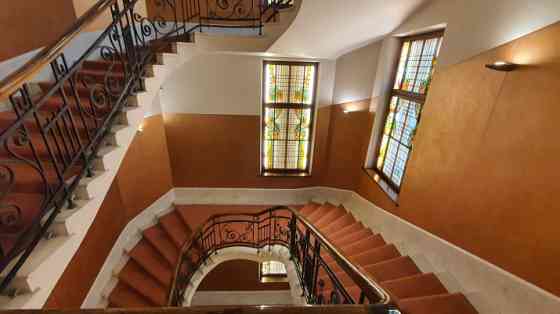 Офис в Старой Риге, в реновированном здании, 6 этаж (вход с фасада здания).  + Рига