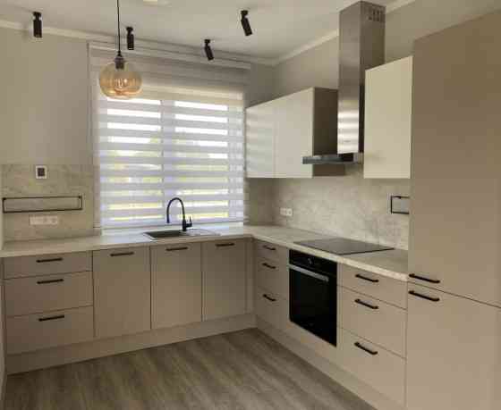 Сдается в долгосрочную аренду абсолютно новый и готовый к комфортному Кекавская вол.