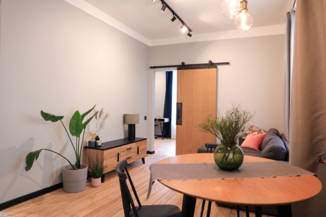 Lieliska iespēja dzīvot Rīgas centrā  renovētā un mājīgā projektā.  Piedāvājam Rīga - foto 6