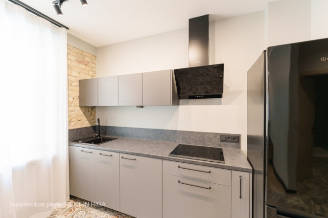 Lieliska iespēja dzīvot Rīgas centrā  renovētā un mājīgā projektā.  Piedāvājam Rīga - foto 5