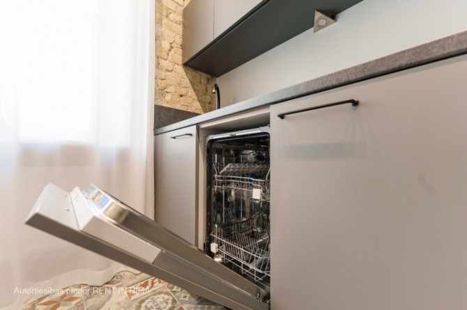 Lieliska iespēja dzīvot Rīgas centrā  renovētā un mājīgā projektā.  Piedāvājam Rīga - foto 4