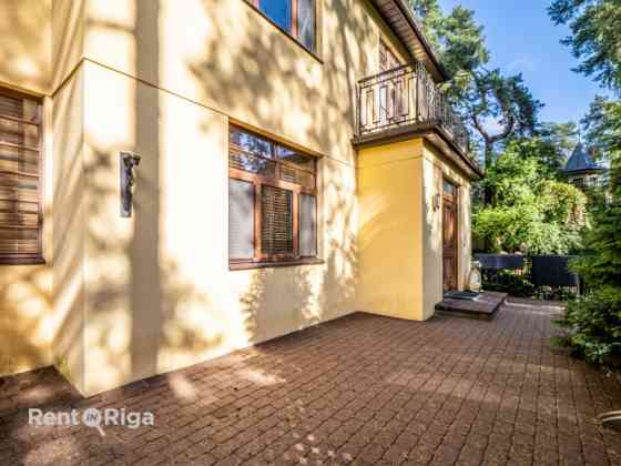 Продаётся жилой дом в Риге, Mežaparks.  Просторный и уютный жилой дом. Основное здание Рига