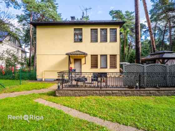 Продаётся жилой дом в Риге, Mežaparks.  Просторный и уютный жилой дом. Основное здание Рига