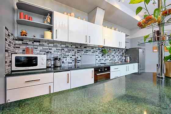 Pārdod gaišu 3-istabu dzīvokli Mežciemā, Kaivas ielā, modernā un kvalitatīvā jaunā projektā Jaunbiķe Рига