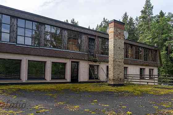 Pārdod īpašumu meža ielokā,  pašā Daugavas krastā ar savu upes līci laivas piestātnei. Krastā izbūvē Огре и Огрский край