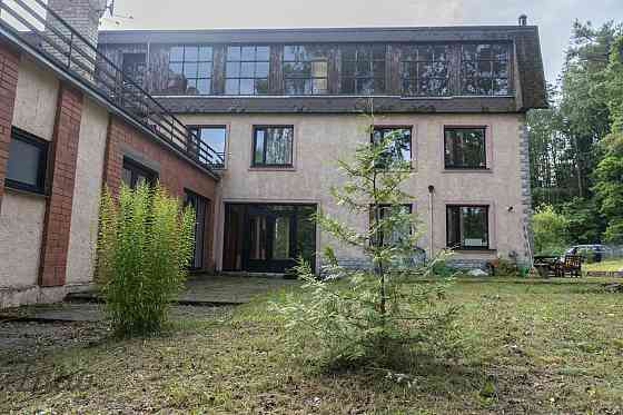 Pārdod īpašumu meža ielokā,  pašā Daugavas krastā ar savu upes līci laivas piestātnei. Krastā izbūvē Огре и Огрский край