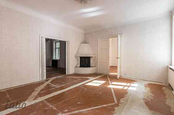 Pārdod dzīvokli vēstniecību rajonā  pretī Bastejkalna parkam
Īpašums atrodas klusā pagalma mājā, uni Рига