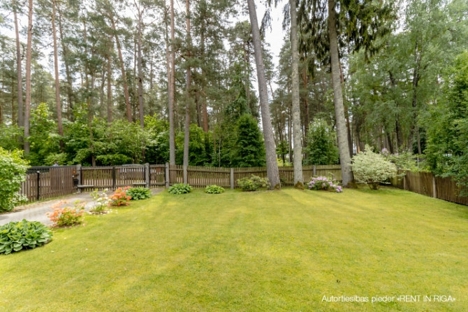 For rent a 2-storey house in Jurmala with a well-kept area and a garden.  100 m to the swimming plac Юрмала - изображение 3