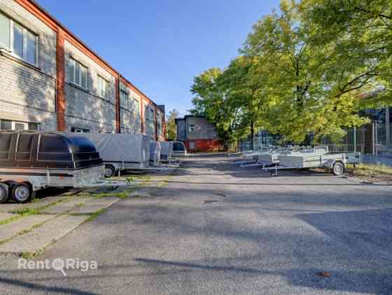 Tirzniecības/noliktavas telpas ar savu teritoriju Ganību dambī.  Par objektu: Tiek iznomāta 2. stāvu Rīga