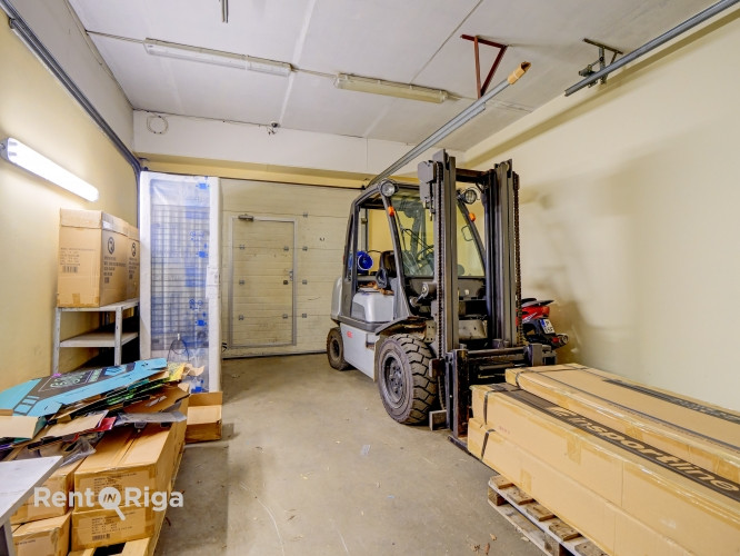 Tirzniecības/noliktavas telpas ar savu teritoriju Ganību dambī.  Par objektu: Tiek iznomāta 2. Rīga - foto 4
