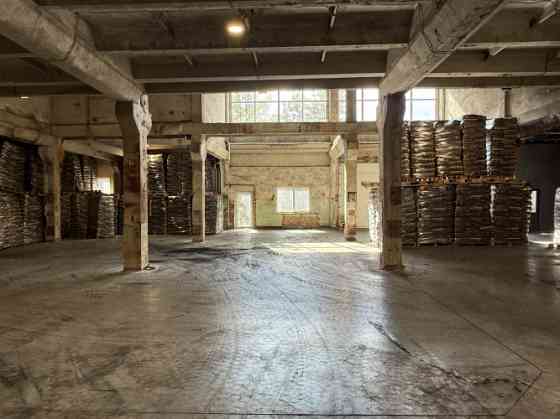 Просторные сухие складские и производственные помещения на ул. Улброкас, рядом с Rīga