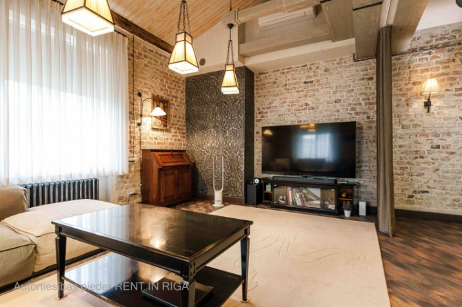 Ekskluzīvs divstāvu dzīvoklis Klusajā centrā  elegance, arhitektūra un komforts. Rīga - foto 10