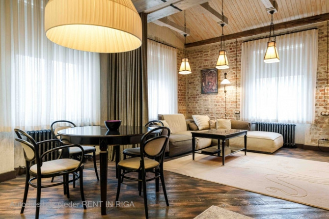 Ekskluzīvs divstāvu dzīvoklis Klusajā centrā  elegance, arhitektūra un komforts. Rīga - foto 6