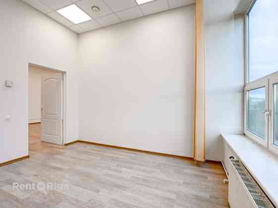 Iznomā biroja telpas biroju ēkā Dienvidu tilta rajonā, netālu no tirdzniecības centra Akropole Rīga. Rīga