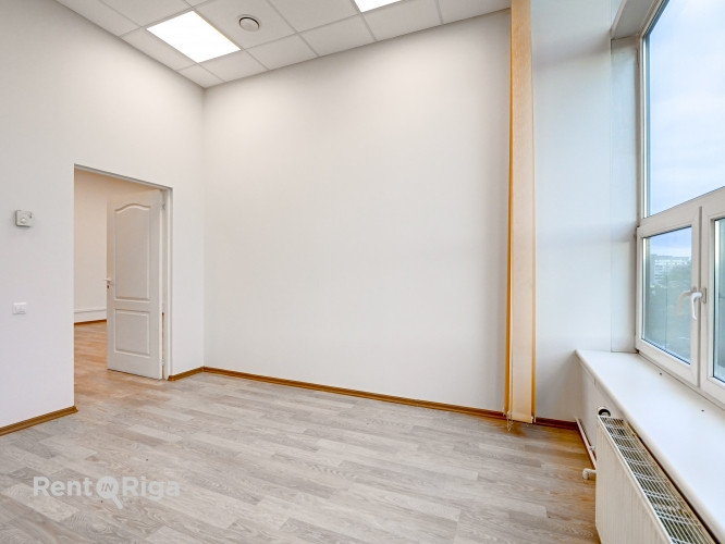 Iznomā biroja telpas biroju ēkā Dienvidu tilta rajonā, netālu no tirdzniecības centra Rīga - foto 5
